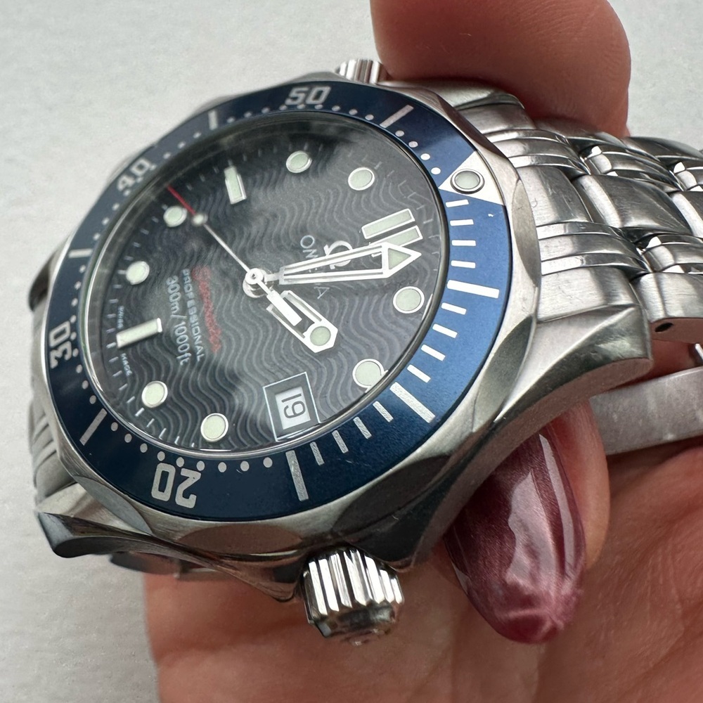 Omega 300m Professional Seamaster Blue and Silver Dive Watch - (36mm) - Picture 9 of 9